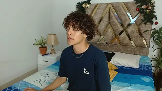 Snapshot of nickolas_moon chatting on December 2024 10:15:02 PM nickolas moon online show from December 2024 10:15:02 PM