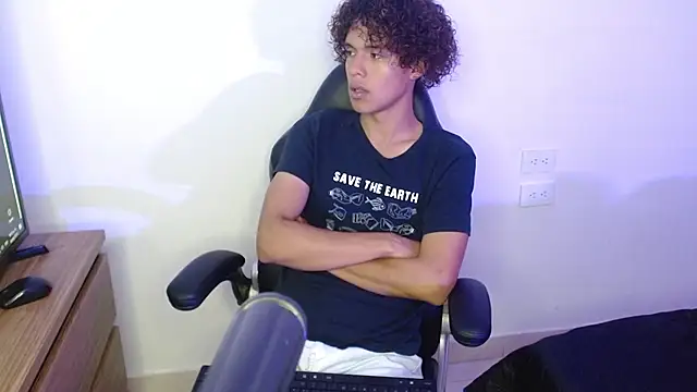 Snapshot of nickolas_moon chatting on September 2025 03:12:01 PM nickolas moon online show from September 2025 03:12:01 PM