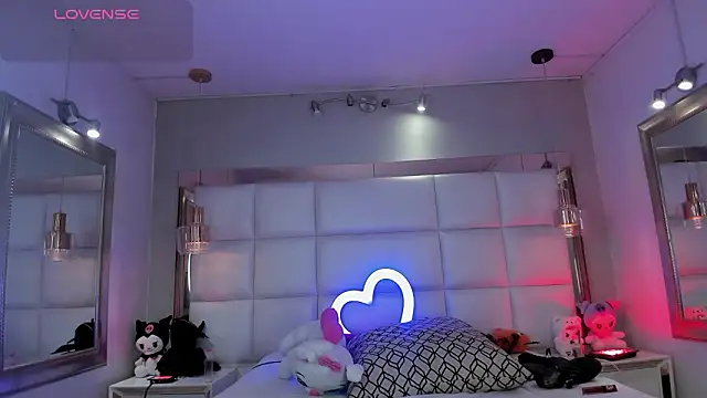 Snapshot of Palmer-Foster chatting on February 2026 09:19:01 PM Palmer-Foster online show from February 2026 09:19:01 PM