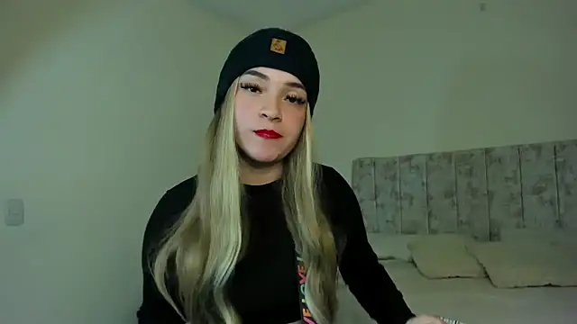 Snapshot of _Paulina_1 chatting on January 2025 02:04:02 AM Paulina 1 online show from January 2025 02:04:02 AM