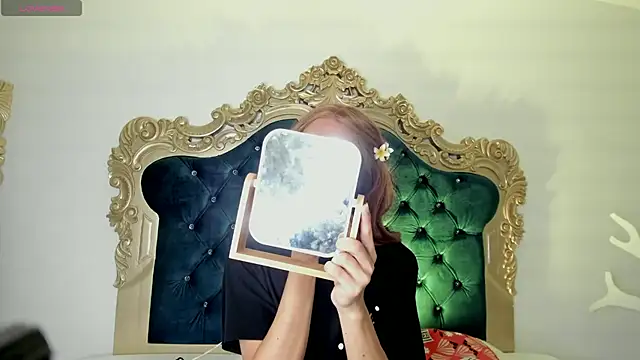 Ari sunshine  online show from November 2025 04:07:01 AM