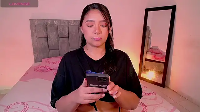 DIANEE 01 online show from February 2026 01:18:02 AM