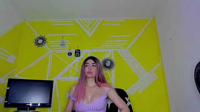 Snapshot of Nikolle_Rouss chatting on November 2025 04:09:01 PM Nikolle Rouss online show from November 2025 04:09:01 PM