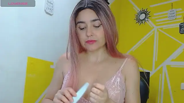 Nikolle Rouss online show from March 2026 05:46:01 PM