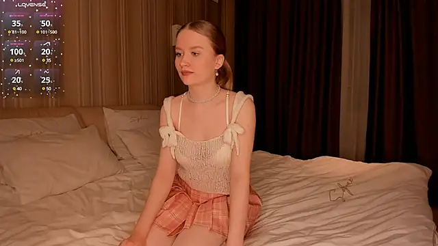 Snapshot of IsabellaTorrance chatting on February 2025 03:45:02 PM IsabellaTorrance online show from February 2025 03:45:02 PM