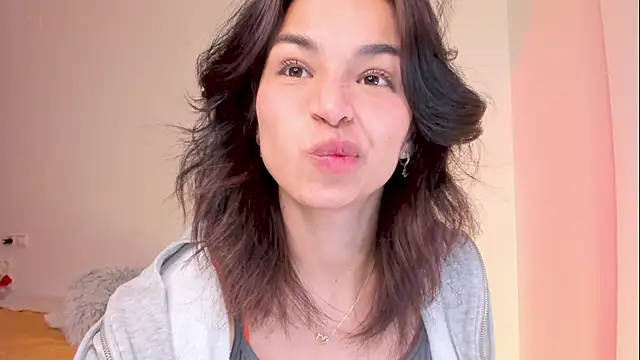 Adriennesexxx online show from March 2025 04:22:02 PM