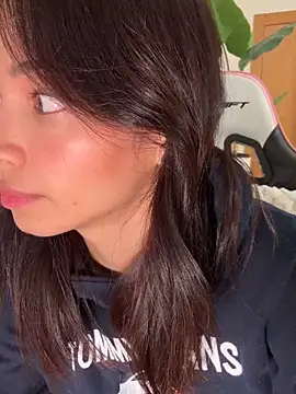 Adriennesexxx online show from November 2025 06:19:01 PM