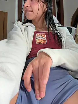 Adriennesexxx online show from March 2026 05:41:02 PM