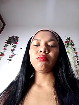 DIORA Latina online show from October 2025 04:13:01 AM