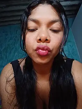 Snapshot of DIORA_Latina chatting on June 2026 04:15:02 AM DIORA Latina online show from June 2026 04:15:02 AM