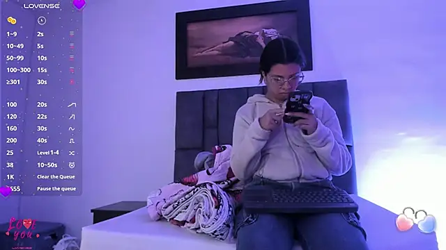 Vahiolet smith online show from January 2026 03:33:01 AM