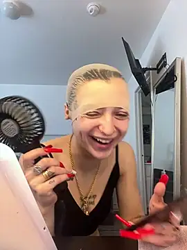 exoticmisfitt online show from February 2026 09:24:02 PM