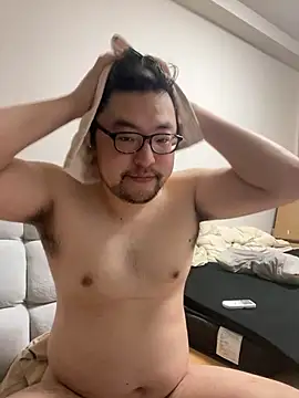 Snapshot of yuuki198912 chatting on October 2025 09:00:02 AM yuuki198912 online show from October 2025 09:00:02 AM