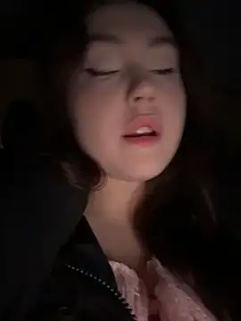 Snapshot of Peachy_Dream chatting on January 2026 06:12:02 PM Peachy Dream online show from January 2026 06:12:02 PM