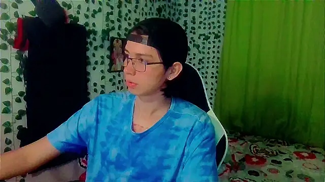 Snapshot of Andy_gray chatting on October 2025 11:44:02 AM Andy gray online show from October 2025 11:44:02 AM