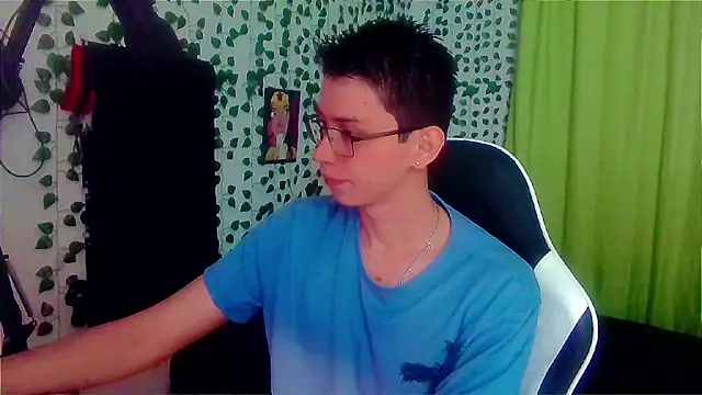 Snapshot of Andy_gray chatting on October 2025 03:45:01 PM Andy gray online show from October 2025 03:45:01 PM