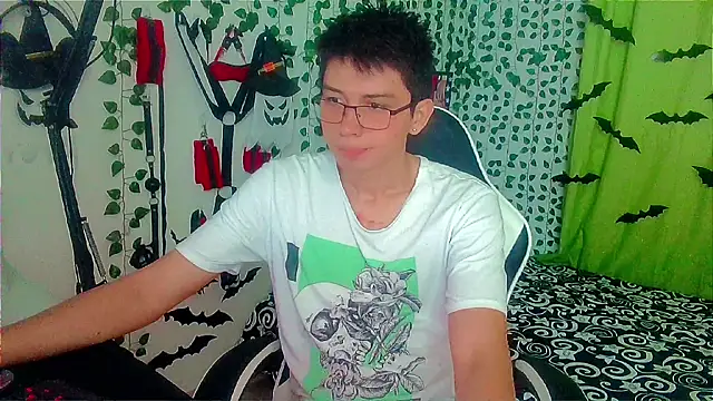 Snapshot of Andy_gray chatting on November 2025 03:23:02 PM Andy gray online show from November 2025 03:23:02 PM