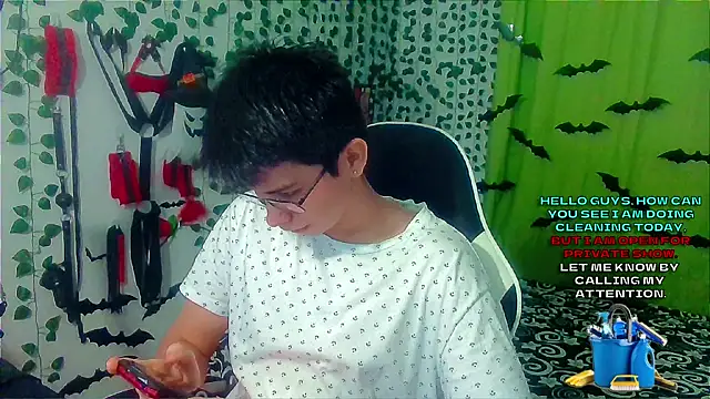 Snapshot of Andy_gray chatting on November 2025 11:43:01 AM Andy gray online show from November 2025 11:43:01 AM