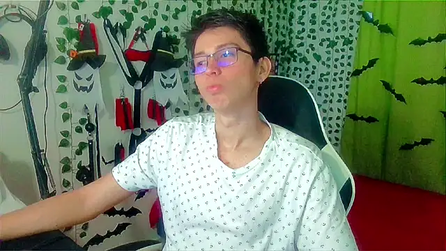 Snapshot of Andy_gray chatting on November 2025 12:05:02 PM Andy gray online show from November 2025 12:05:02 PM