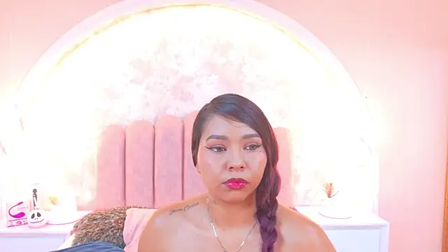 BellahColucci online show from October 2025 08:32:01 PM