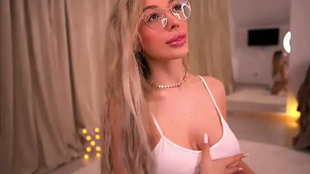 KylieJoyce online show from June 2026 08:07:02 PM