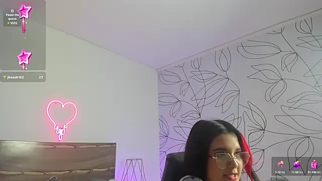 victoria18x online show from January 2025 01:17:02 PM