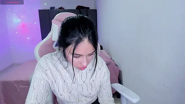 Tinylottie online show from March 2026 11:24:01 PM