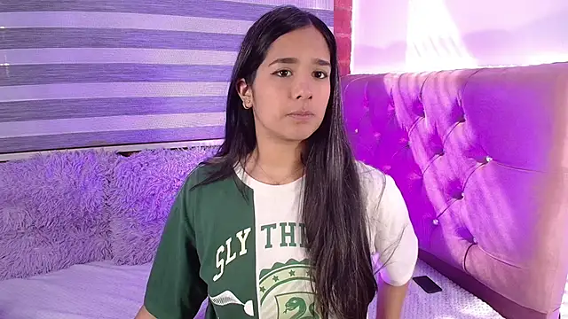 Snapshot of Maeena chatting on February 2025 02:55:02 PM Maeena online show from February 2025 02:55:02 PM