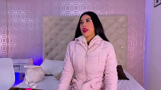 Mia-Monroe online show from January 2026 03:00:02 AM