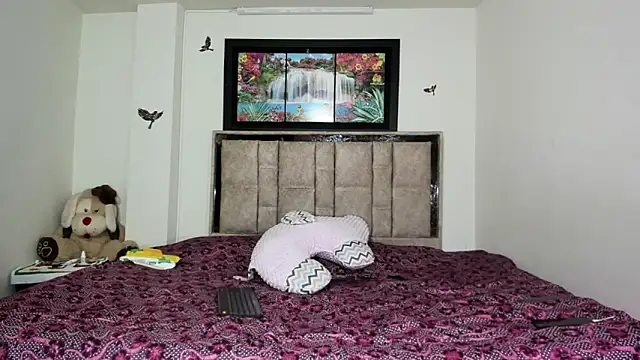 alanaanddaphne online show from October 2025 01:18:01 PM