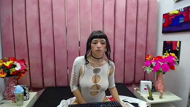 Snapshot of Samantha_Smiith chatting on December 2024 07:04:01 AM Samantha Smiith online show from December 2024 07:04:01 AM