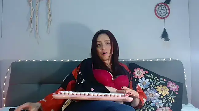 catalinamommyx online show from February 2025 09:00:02 AM