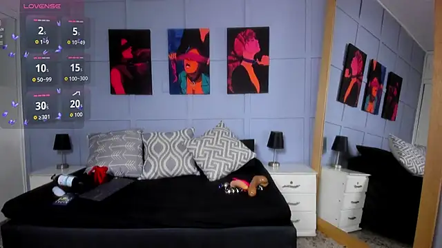 Elizabeth Santos online show from November 2025 05:01:02 AM