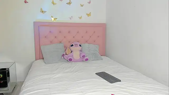 Snapshot of _violetadulce chatting on September 2025 01:42:01 AM violetadulce online show from September 2025 01:42:01 AM