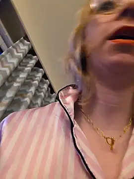 Snapshot of Giuliana_baby chatting on December 2025 07:50:02 AM Giuliana baby online show from December 2025 07:50:02 AM