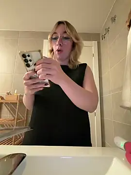 Snapshot of Giuliana_baby chatting on February 2026 08:16:01 PM Giuliana baby online show from February 2026 08:16:01 PM