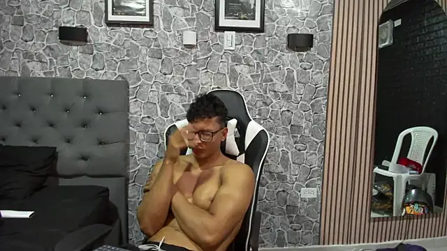 Snapshot of chriss_jones1 chatting on September 2025 09:08:02 PM chriss jones1 online show from September 2025 09:08:02 PM