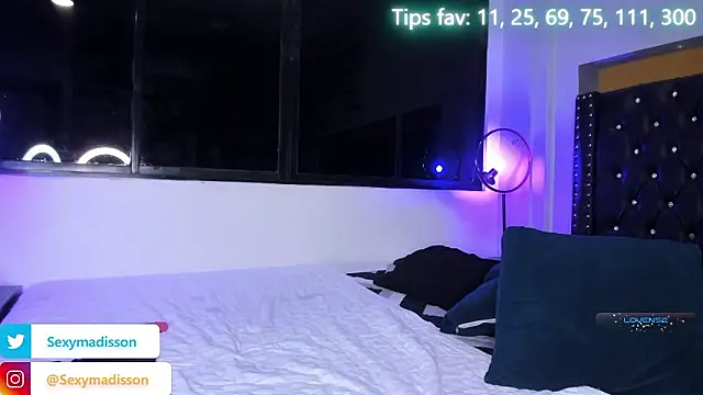 MADISSONLOVE  online show from January 2026 03:00:02 AM