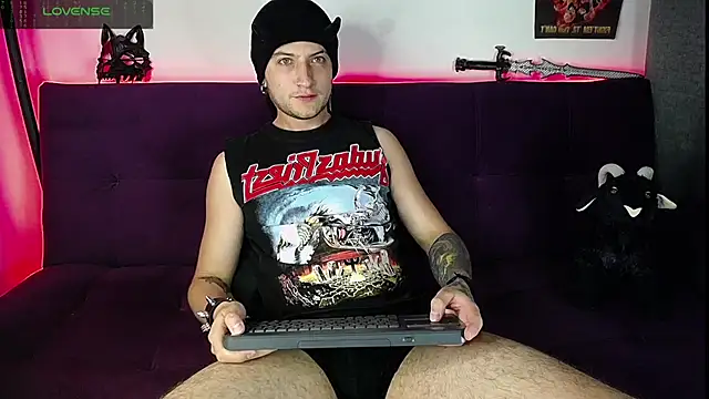 Snapshot of blckwolf_6 chatting on January 2025 01:53:02 AM blckwolf 6 online show from January 2025 01:53:02 AM