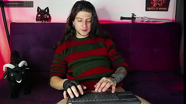 Snapshot of blckwolf_6 chatting on January 2025 08:57:02 AM blckwolf 6 online show from January 2025 08:57:02 AM