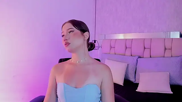 Snapshot of Roxie-Summers11 chatting on January 2025 04:14:02 AM Roxie-Summers11 online show from January 2025 04:14:02 AM