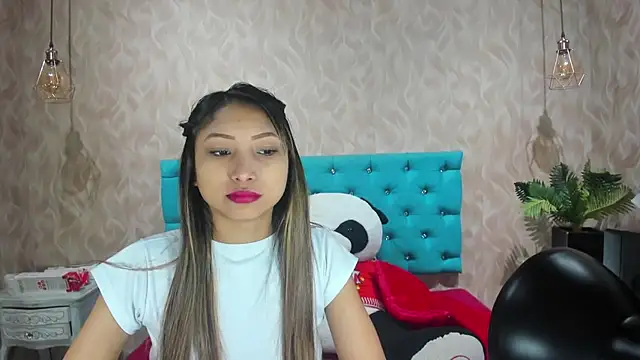 Snapshot of MadelineDoll chatting on February 2026 02:35:01 PM MadelineDoll online show from February 2026 02:35:01 PM