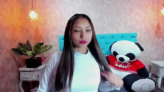 Snapshot of MadelineDoll chatting on February 2026 02:18:01 PM MadelineDoll online show from February 2026 02:18:01 PM