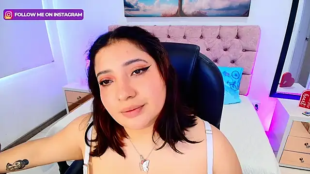 Emma monserrat online show from November 2025 07:45:02 PM