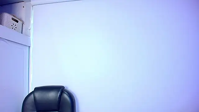 Emma monserrat online show from November 2025 07:50:02 PM