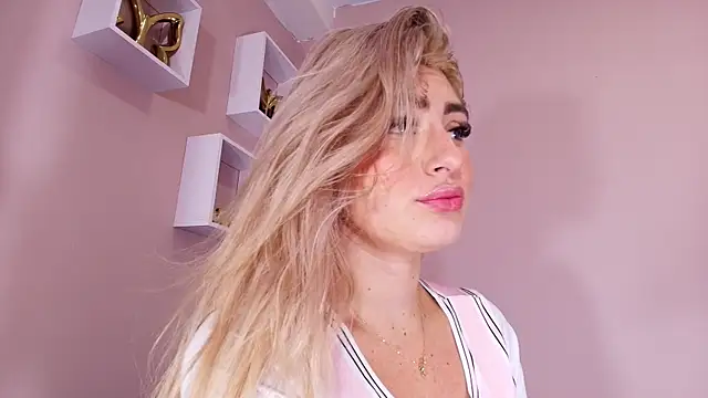 veronica sinner  online show from February 2026 04:21:02 PM