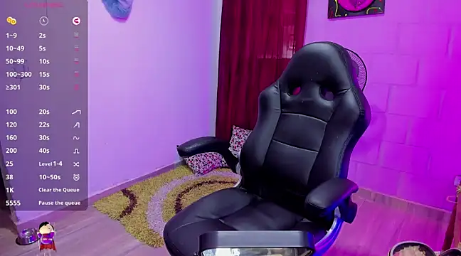 Snapshot of Sharon_hils chatting on December 2024 01:02:01 PM Sharon hils online show from December 2024 01:02:01 PM