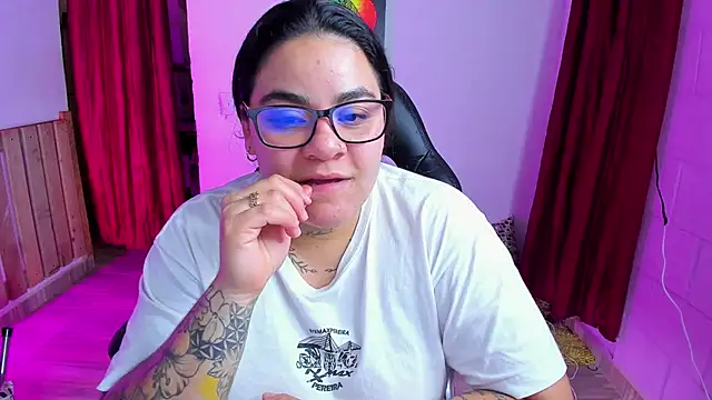 Snapshot of Sharon_hils chatting on January 2025 10:04:01 PM Sharon hils online show from January 2025 10:04:01 PM