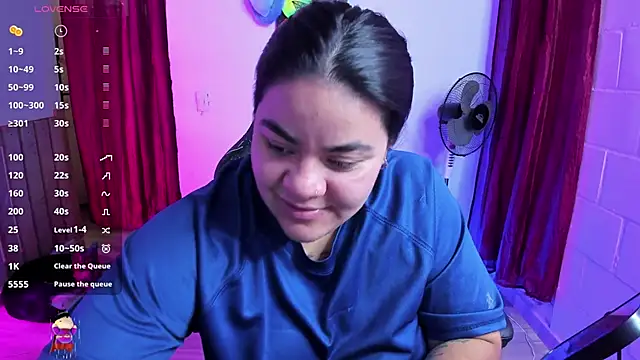 Snapshot of Sharon_hils chatting on February 2025 05:51:02 PM Sharon hils online show from February 2025 05:51:02 PM