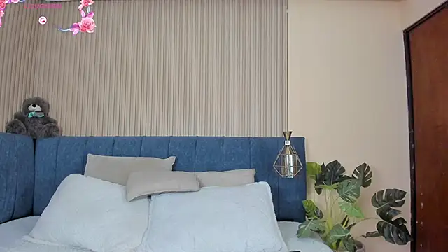 Snapshot of kathecute__ chatting on October 2025 01:36:02 AM kathecute online show from October 2025 01:36:02 AM